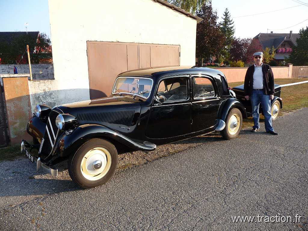 2011_rustenhart (8).jpg - 02/10/2011 - 68740 RUSTENHART 31ème Randonnée Internationale des Vendanges - Traction Avant 11B de 1954 et remorque Kiva